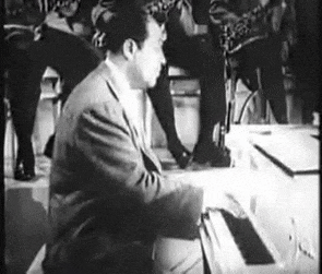 DukeEllingtonPlayingPianoViolin.gif